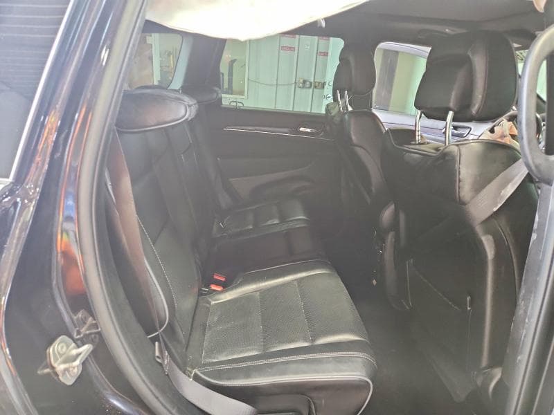 2020 JEEP GRAND CHEROKEE OVERLAND 11