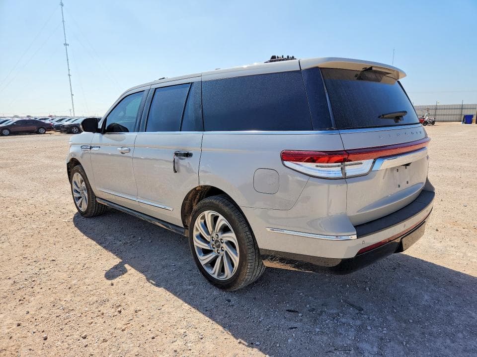 2024 LINCOLN NAVIGATOR 2