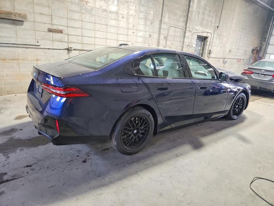 2026 BMW 550 XE 4
