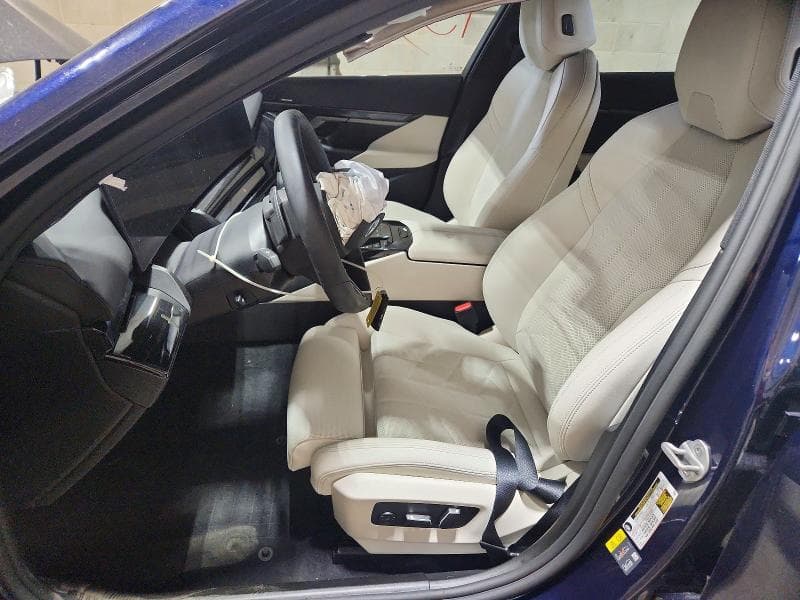 2026 BMW 550 XE 8