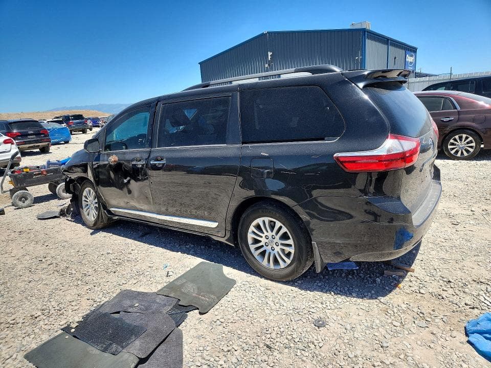 2017 TOYOTA SIENNA XLE 8-PASSENGER 2