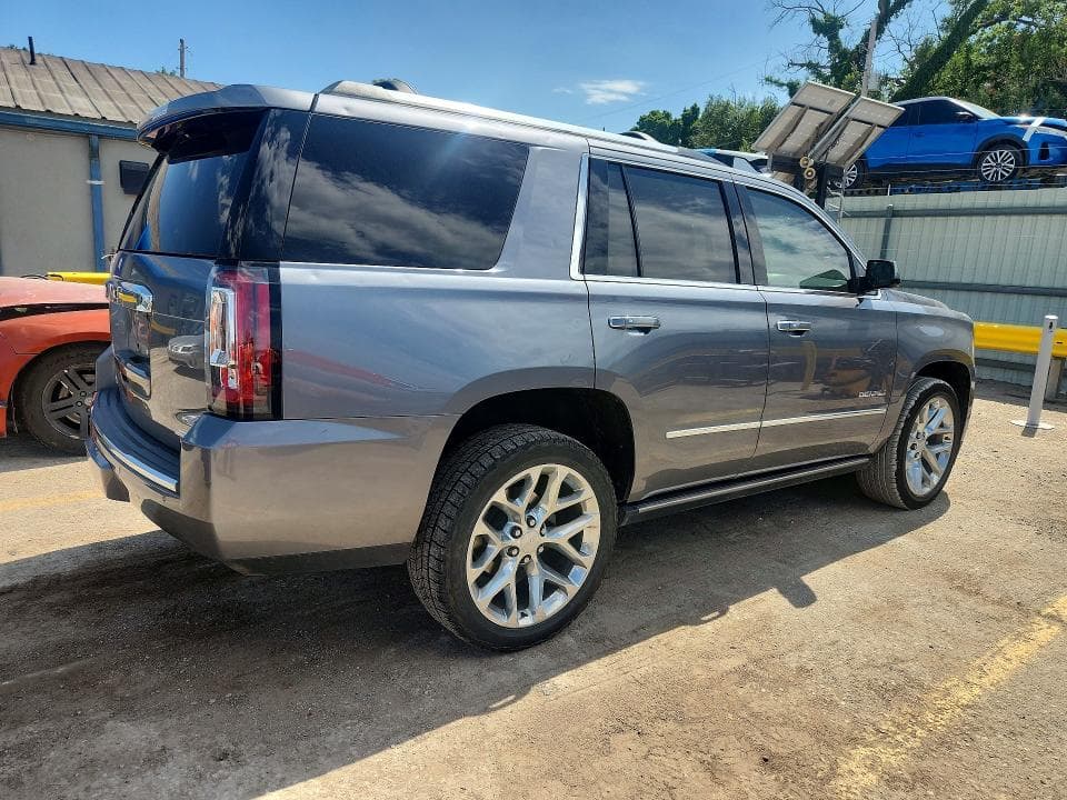 2019 GMC YUKON DENALI 3