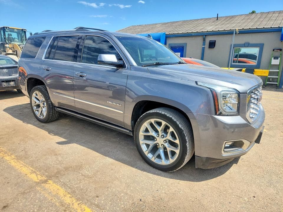 2019 GMC YUKON DENALI 4