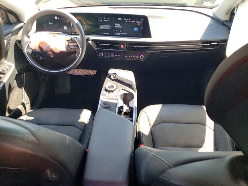 2022 KIA EV6 WIND 8