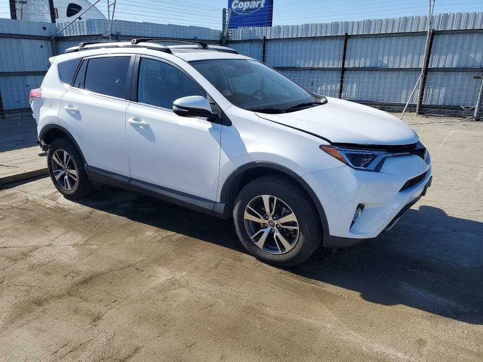 2017 TOYOTA RAV4 XLE 4