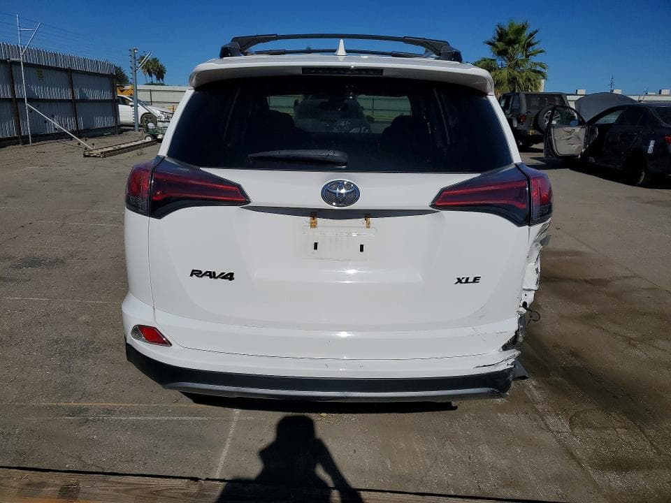 2017 TOYOTA RAV4 XLE 6