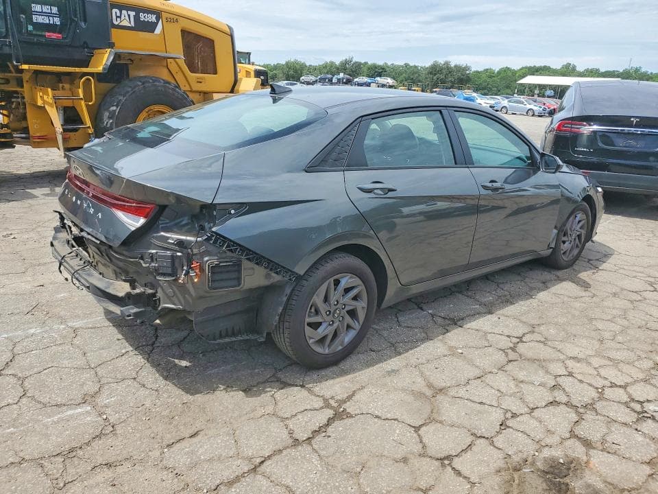 2024 HYUNDAI ELANTRA SEL 3