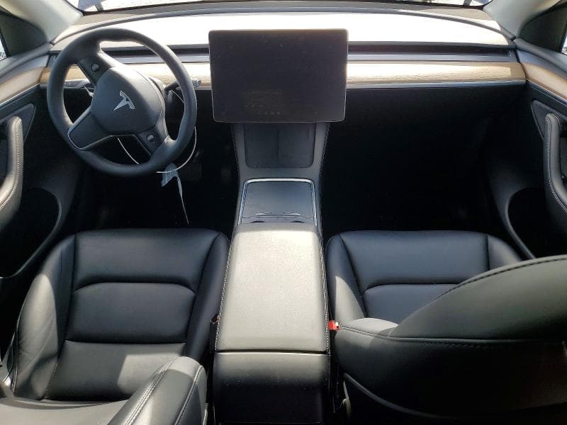 2023 TESLA MODEL Y 8