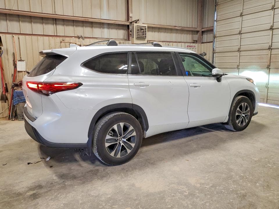 2023 TOYOTA HIGHLANDER 3