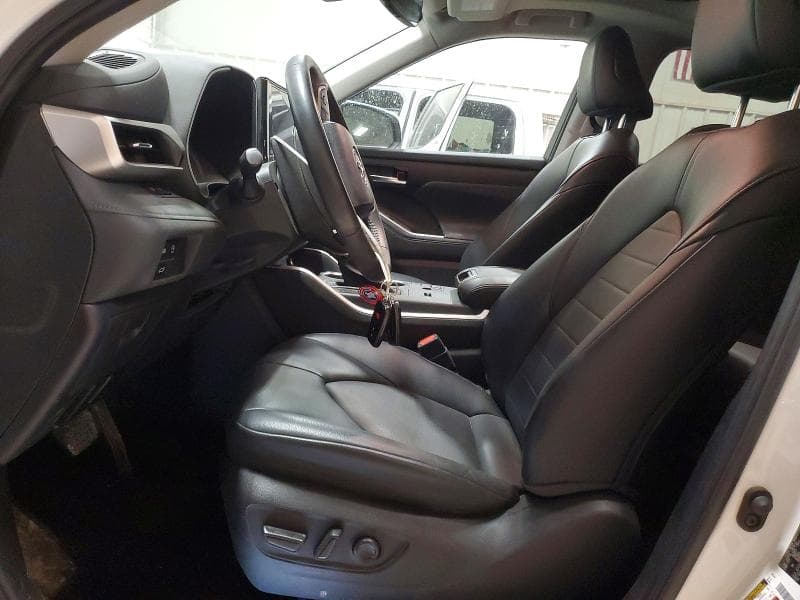 2023 TOYOTA HIGHLANDER 7