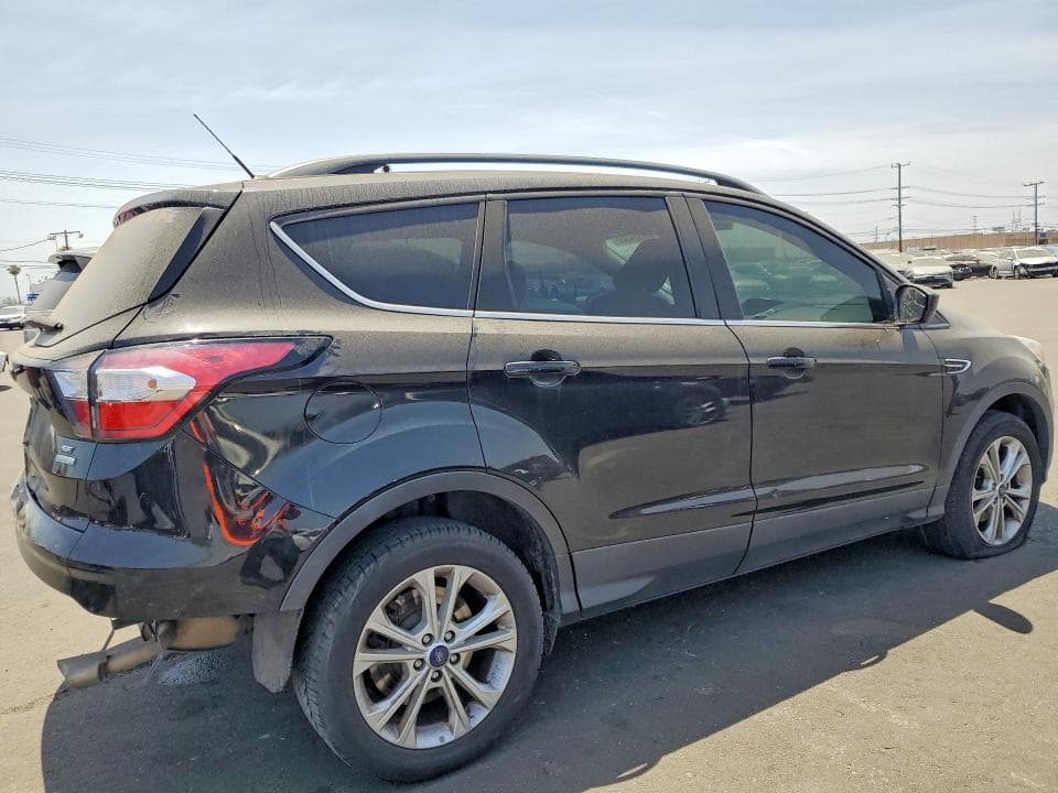 2018 FORD ESCAPE SE 3