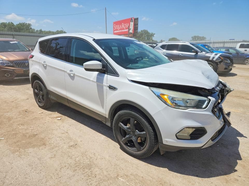 2017 FORD ESCAPE SE 4