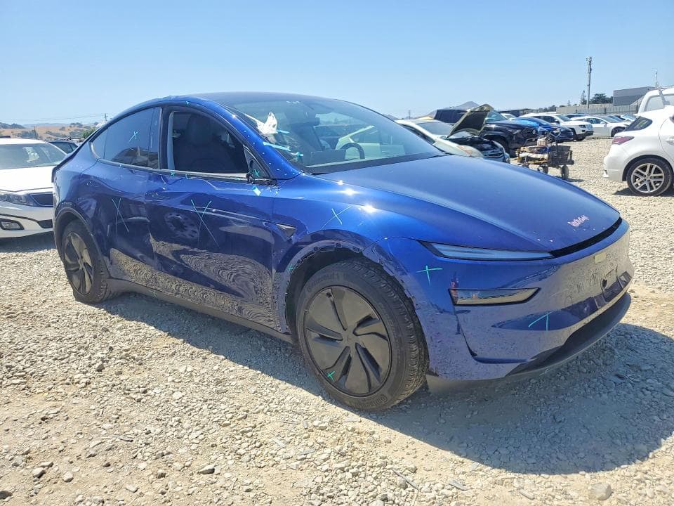 2026 TESLA MODEL Y 4