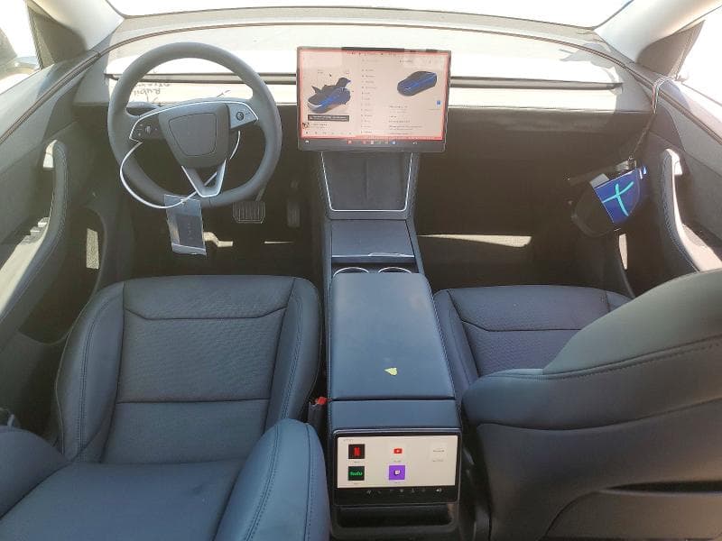 2026 TESLA MODEL Y 8
