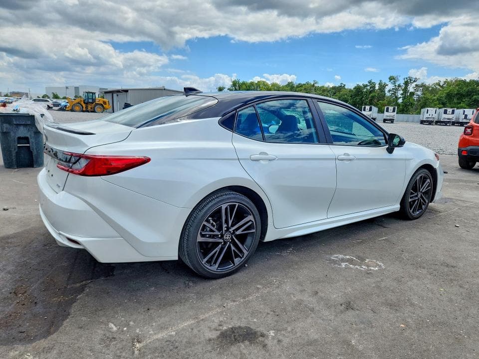 2025 TOYOTA CAMRY XSE 3