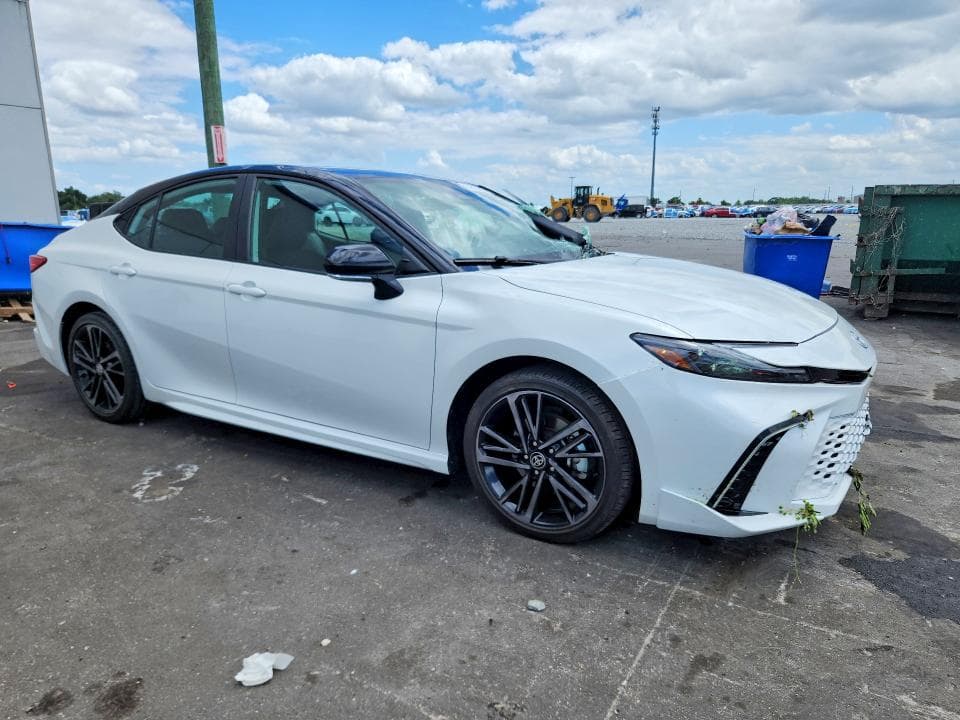 2025 TOYOTA CAMRY XSE 4