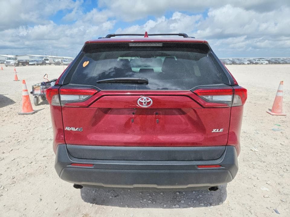 2024 TOYOTA RAV4 XLE 6