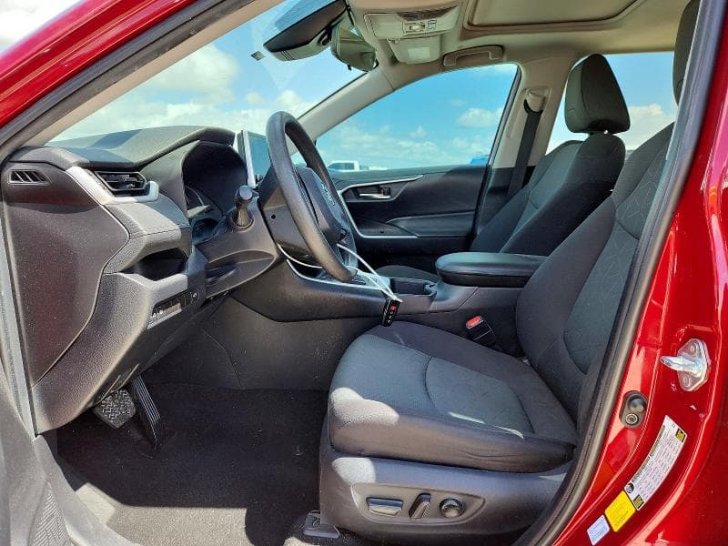 2024 TOYOTA RAV4 XLE 7