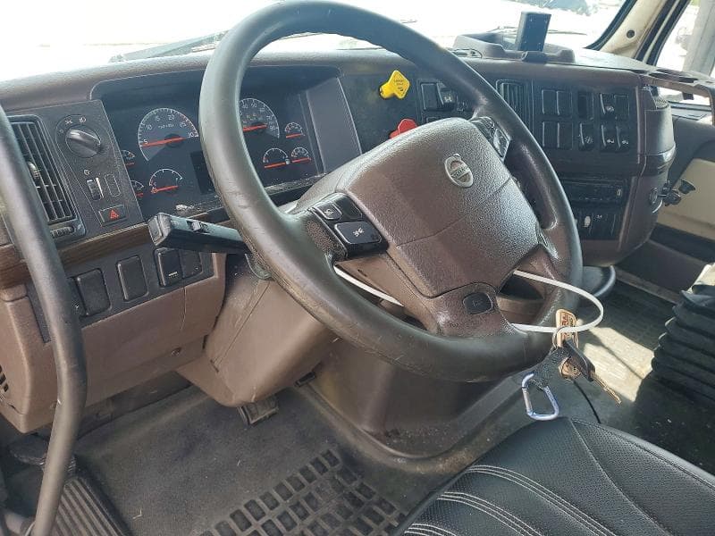 2017 VOLVO VNL SEMI TRUCK VNL 10