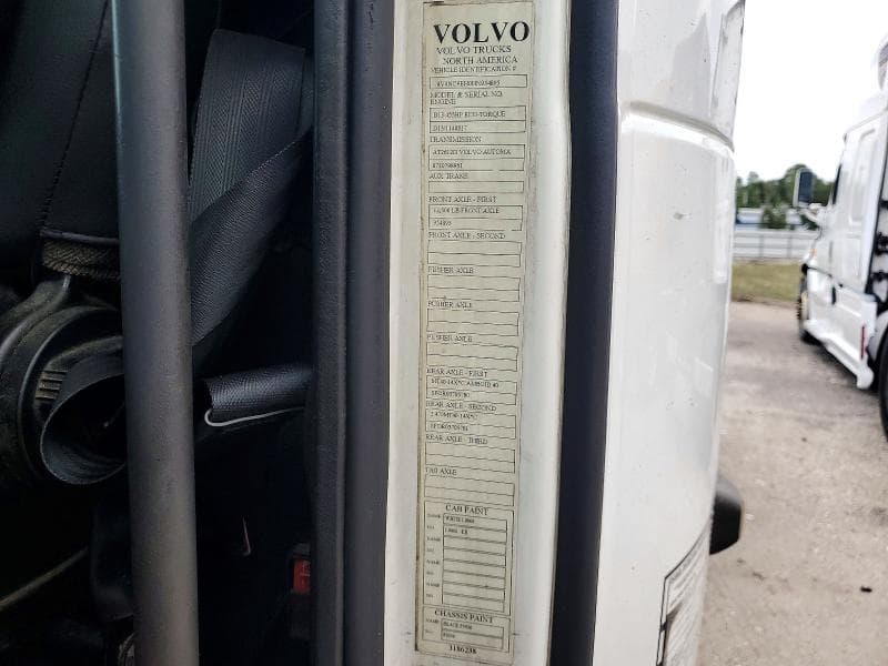 2017 VOLVO VNL SEMI TRUCK VNL 11