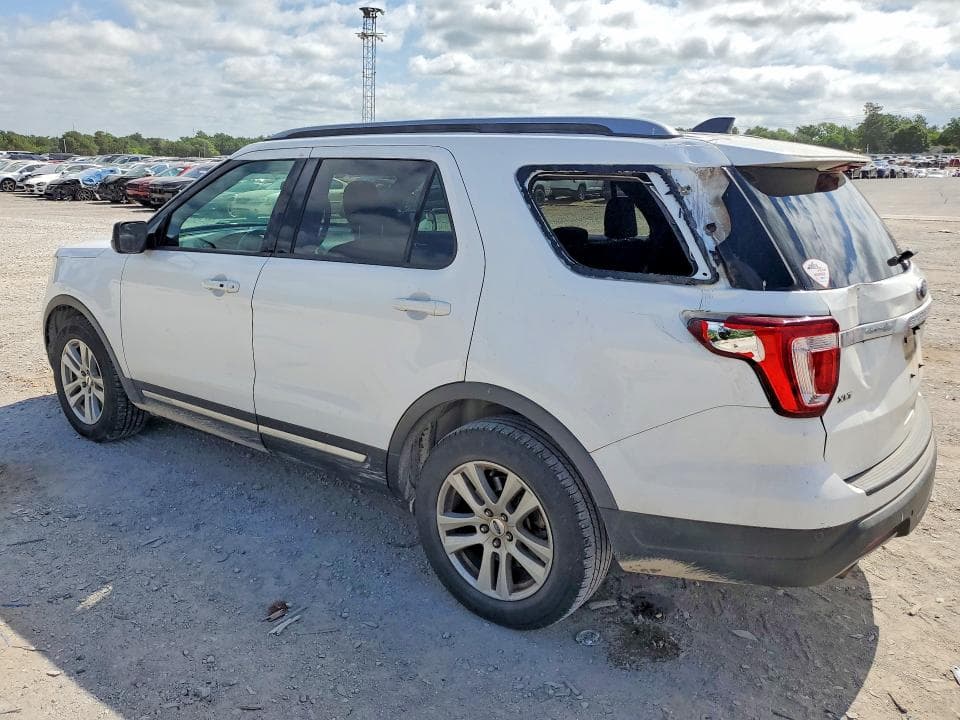 2018 FORD EXPLORER XLT 2