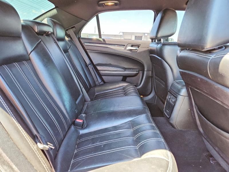 2019 CHRYSLER 300 S 10
