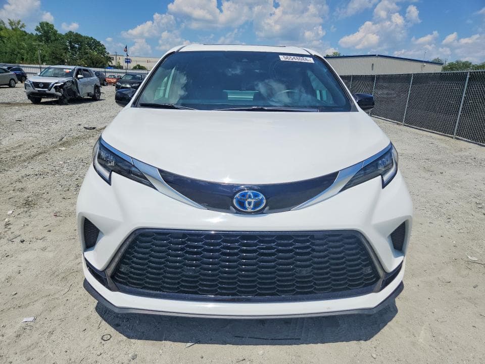 2021 TOYOTA SIENNA XSE 5