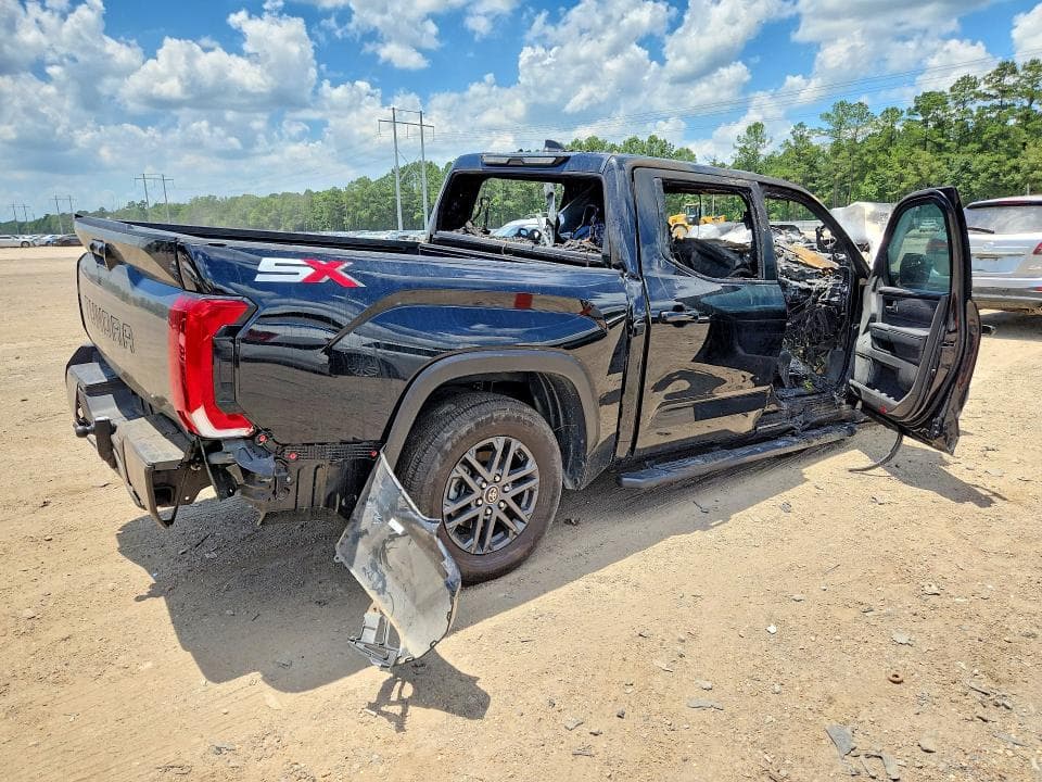 2025 TOYOTA TUNDRA SR5 3