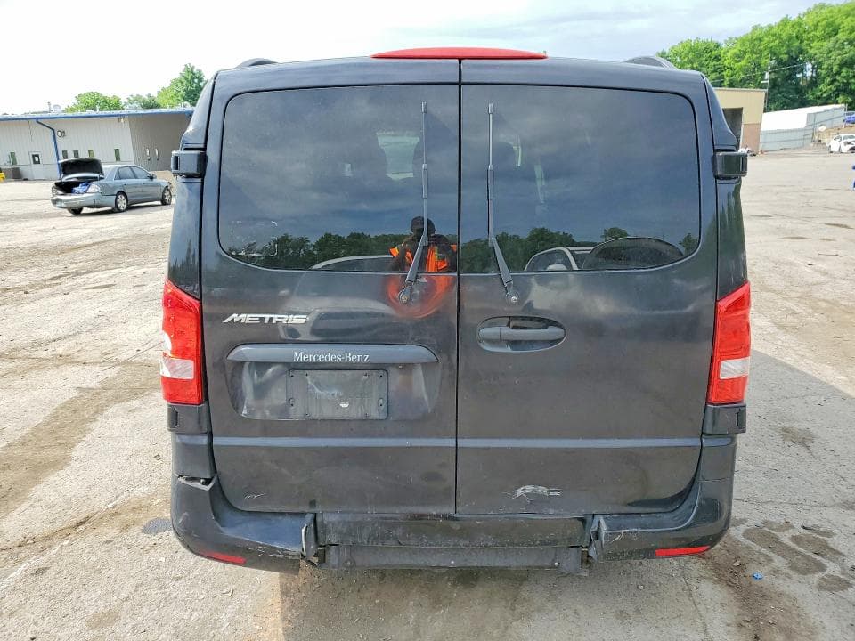 2017 MERCEDES-BENZ METRIS 7