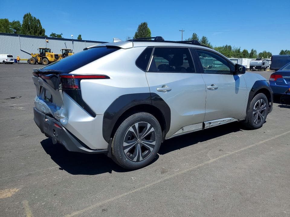 2025 TOYOTA BZ4X XLE XLE 3