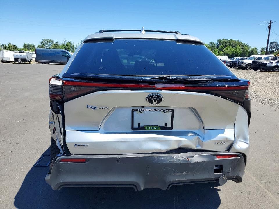 2025 TOYOTA BZ4X XLE XLE 6