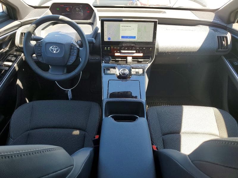 2025 TOYOTA BZ4X XLE XLE 8