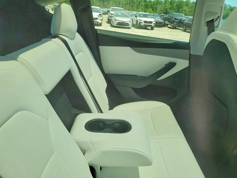 2026 TESLA MODEL Y 11