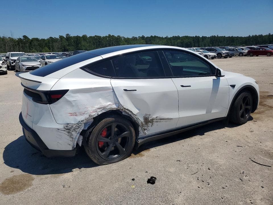 2026 TESLA MODEL Y 3