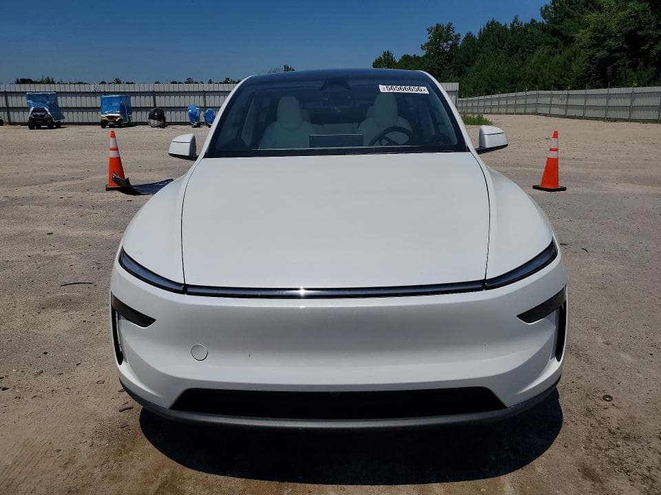 2026 TESLA MODEL Y 5