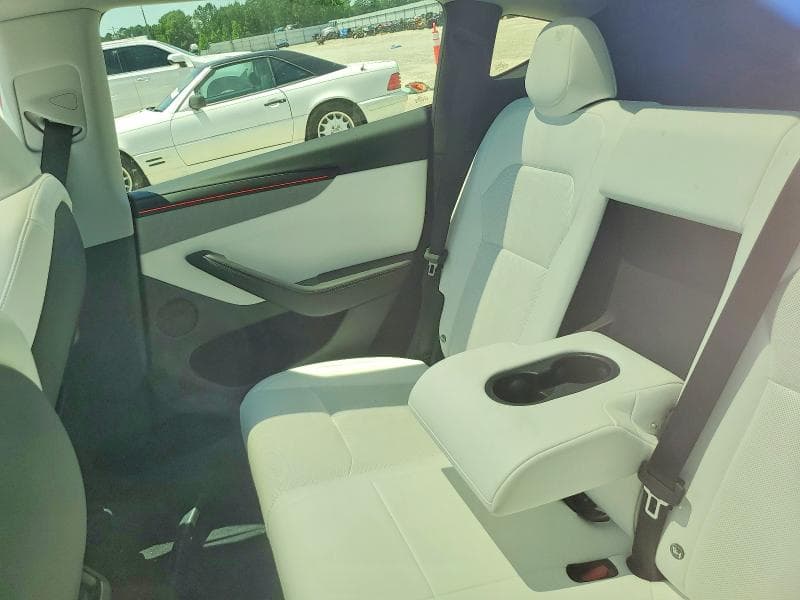 2026 TESLA MODEL Y 10