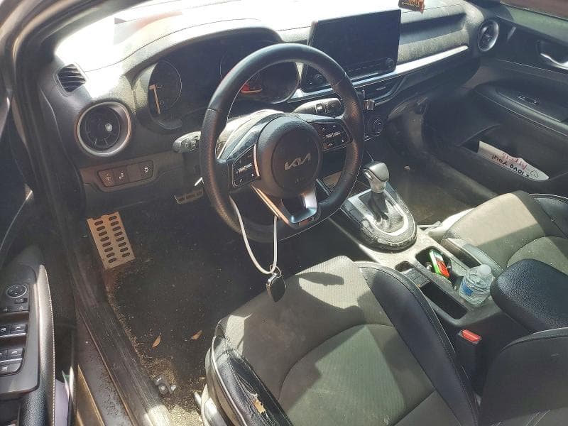 2023 KIA FORTE GT LINE 8