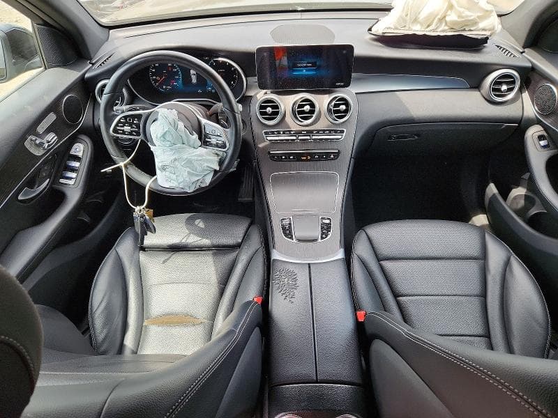 2022 MERCEDES-BENZ GLC 300 4MATIC 8