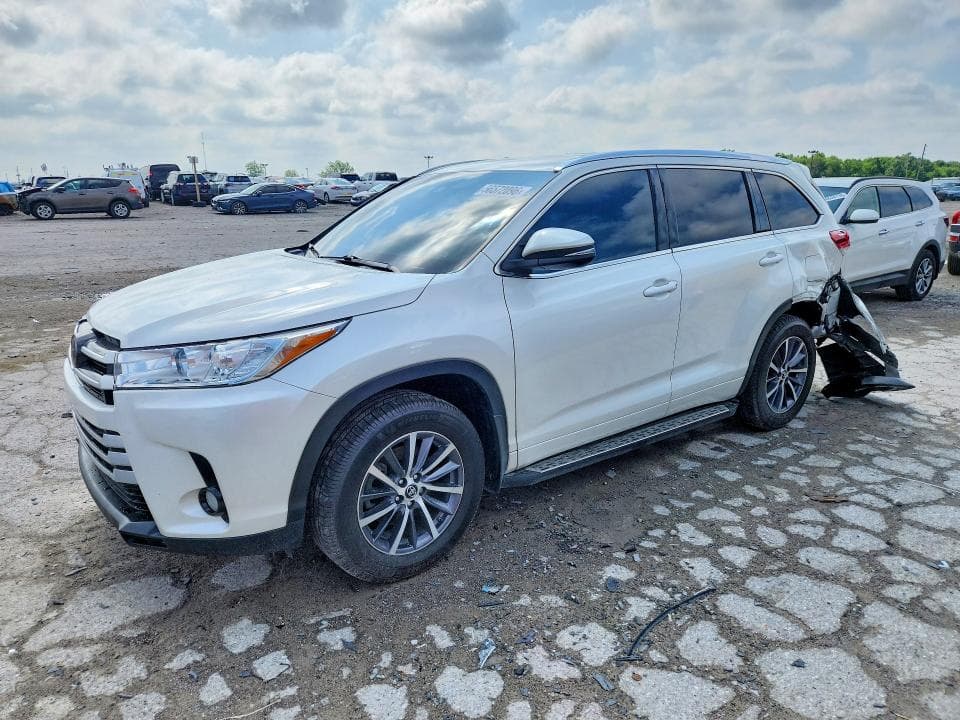 2018 TOYOTA HIGHLANDER XLE