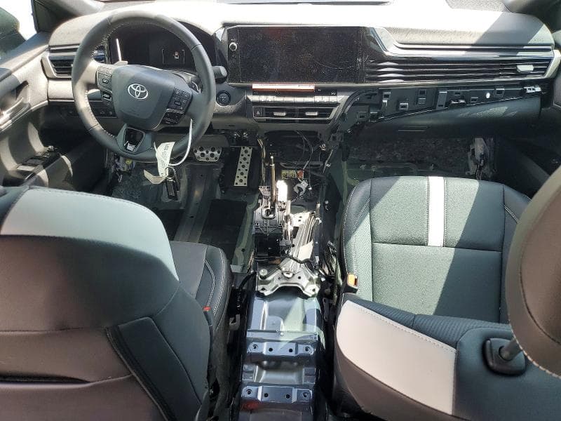 2026 TOYOTA CAMRY SE 8