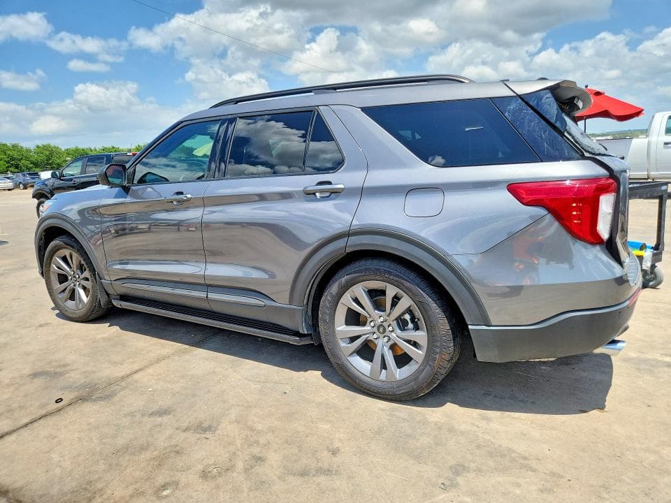 2021 FORD EXPLORER XLT 2