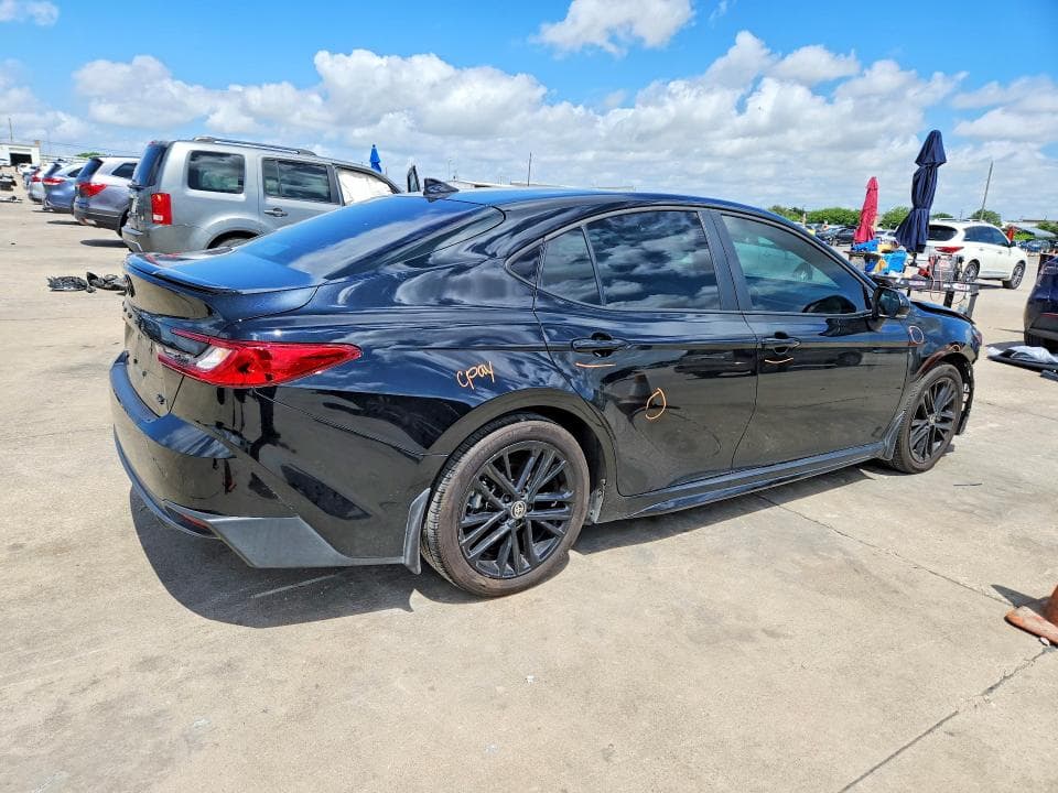 2025 TOYOTA CAMRY SE SE 3
