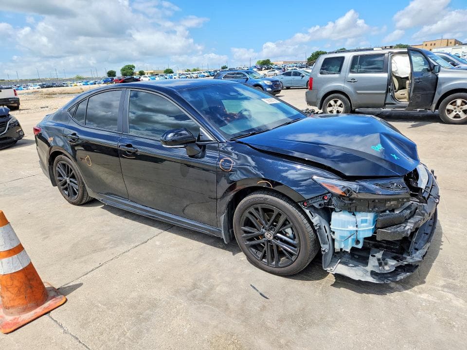 2025 TOYOTA CAMRY SE SE 4