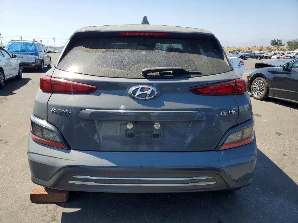 2023 HYUNDAI KONA SE 6