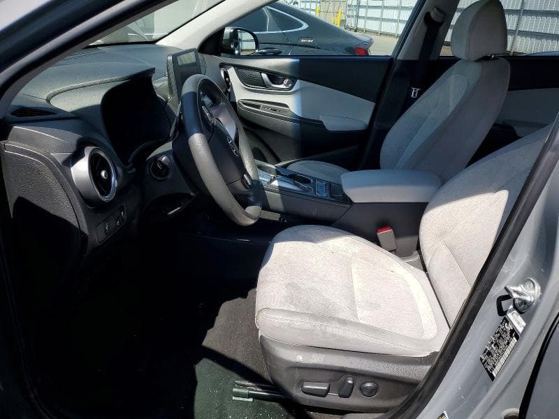 2023 HYUNDAI KONA SE 7