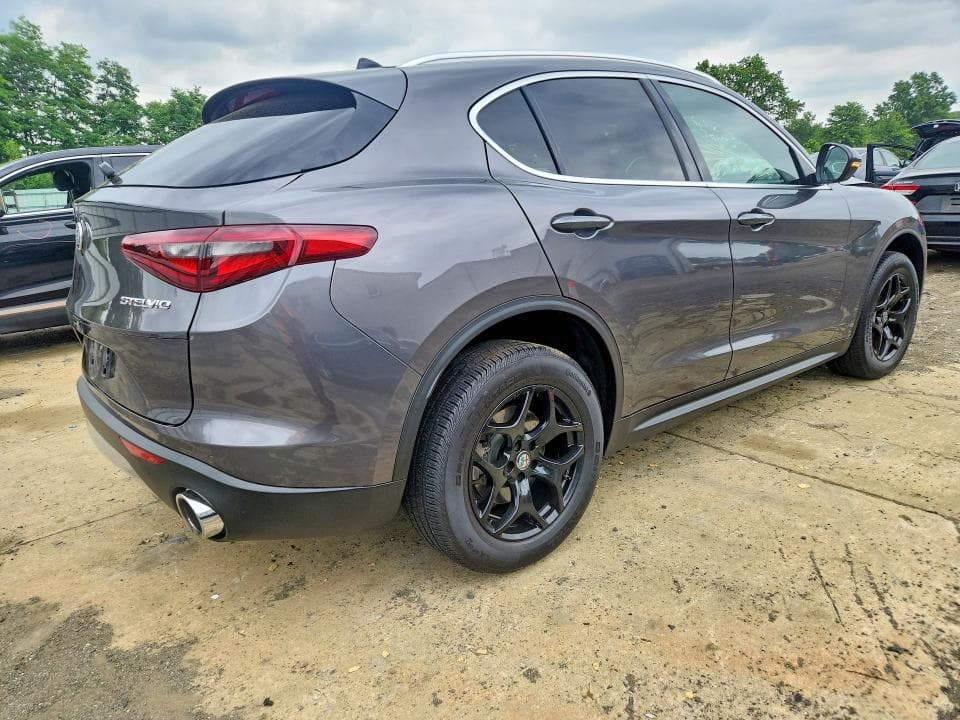 2020 ALFA ROMEO STELVIO 3