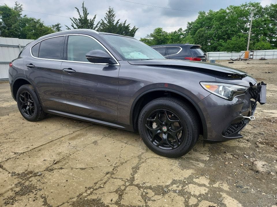 2020 ALFA ROMEO STELVIO 4
