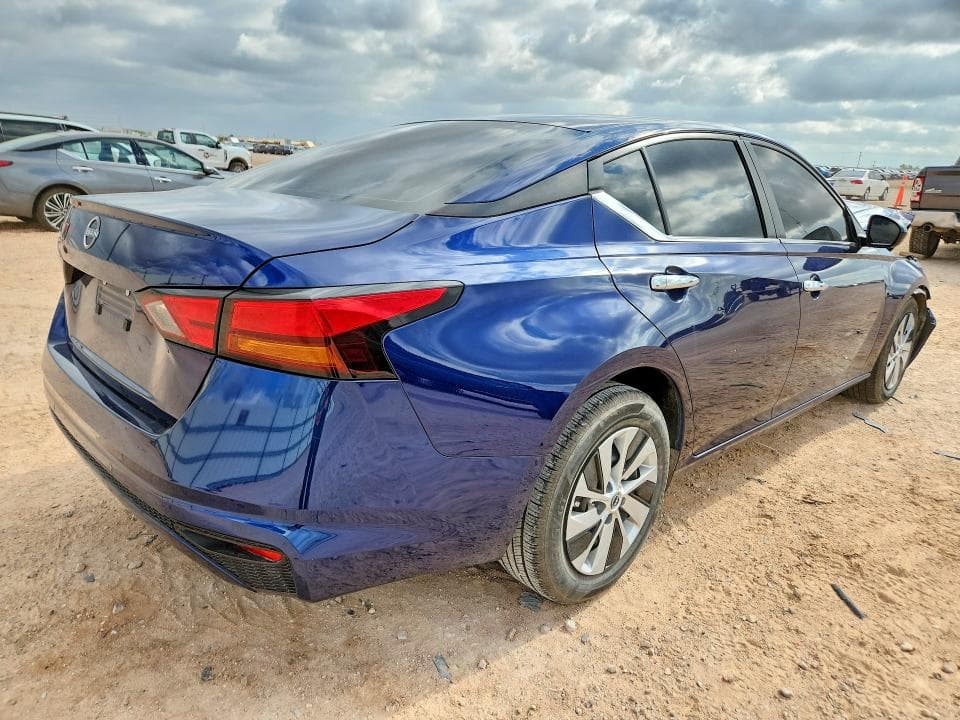 2024 NISSAN ALTIMA S 3