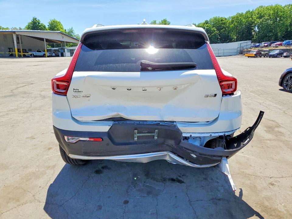 2023 VOLVO XC40 PLUS 6