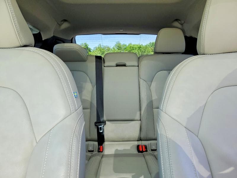 2023 VOLVO XC40 PLUS 10